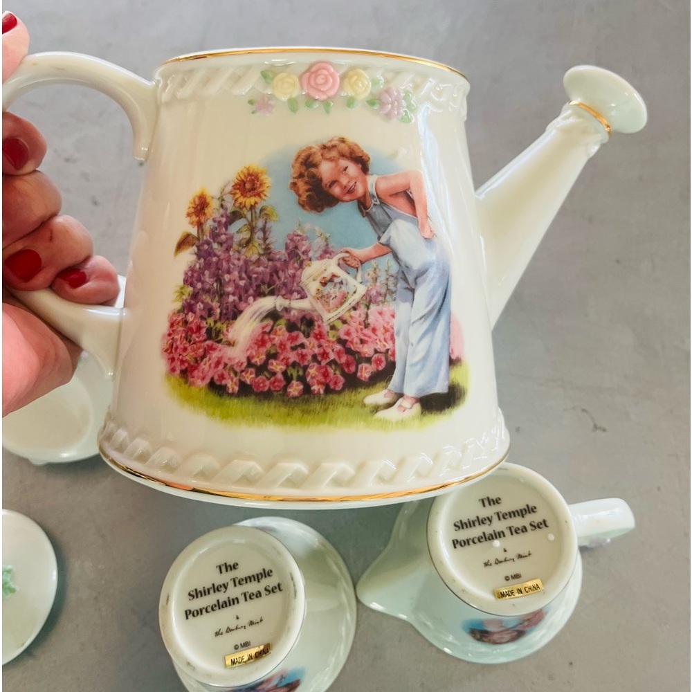 The Shirley Temple Porcelain Tea Set. Danbury Mint